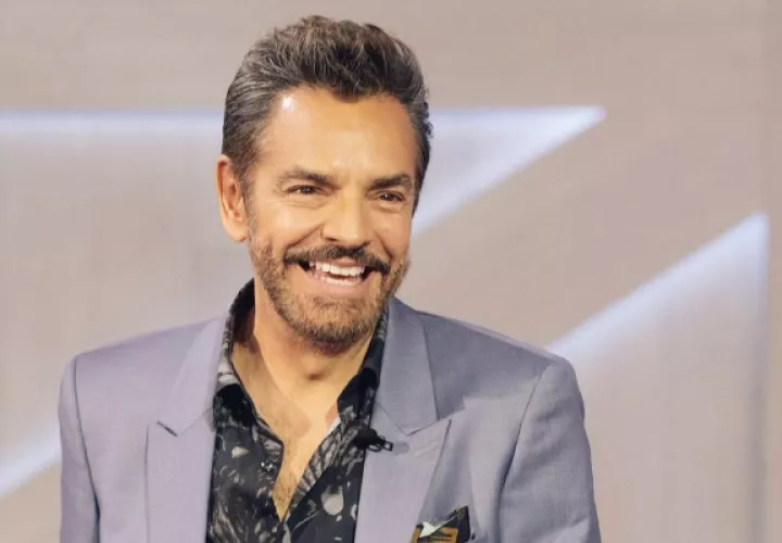Eugenio Derbez sufrió un accidente mientras se divertía con un juego de realidad virtual. Foto: Instagram / @ederbez