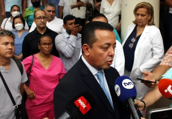 Según Orlando Pérez, son más de 450 farmacias pequeñas en todo el país, las que están pasando por una difícil situación económica. Foto: Víctor Arosemena