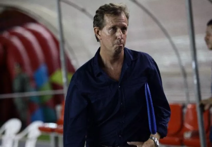 Gary Stempel vuelve al banquillo del Sanfra. Foto: Archivo