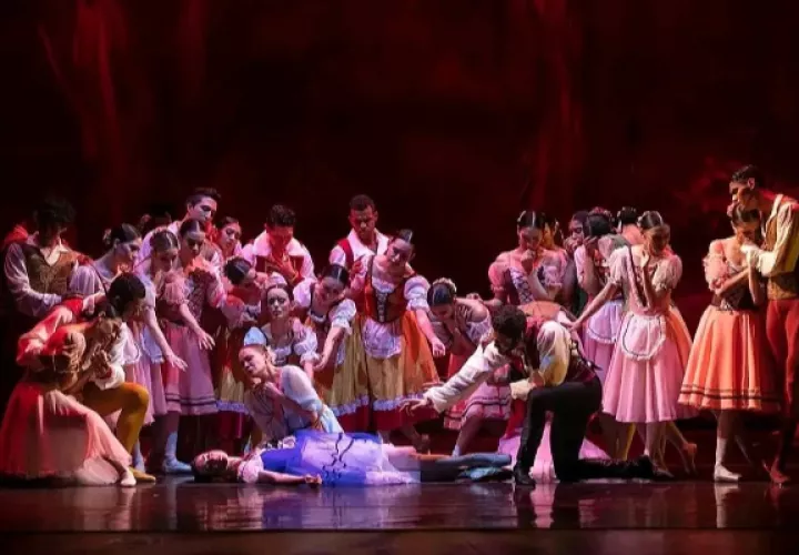 Escena del clásico 'Giselle'. Foto: Instagram / @bailarinesbnp
