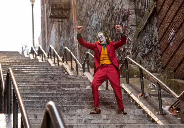 Joaquin Phoenix como Arthur Fleck durante una escena de 'Joker'. Foto: EFE / Niko Tavernise/ Warner Bros.