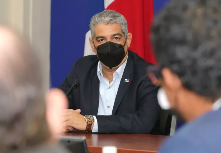 Luis Francisco Sucre reconoció el alto costo que tienen los medicamentos. Foto: Cortesía