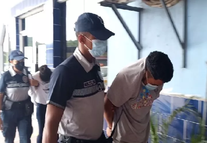 Sherly Barría, fiscal de homicidios, dijo que al padrastro y a la madre del bebé, se les imputaron cargos de homicidio y maltrato. Foto. Eric Montenegro