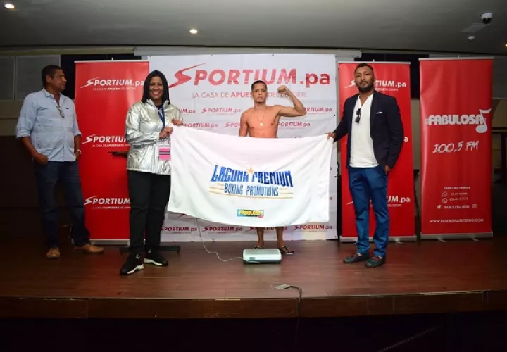 Francisco Pachay cumplió con el peso para su pleito. Foto Víctor Arosemena