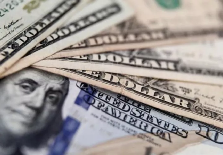Más de 200,000 funcionarios recibirán el pago de su décimo. Foto: EFE