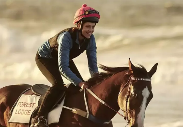 Michelle Payne ganó la Copa de Melbourne. Foto: Internet