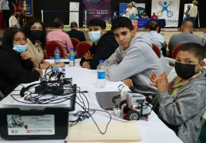 En el Mundial Internacional de Robótica que se realizará en Panamá son más de 90 países los llamados a venir a competir. Foto: Cortesía Meduca