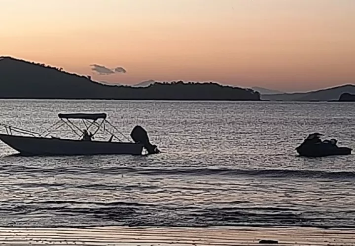 Una fuente de la comunidad indicó que la mayoría de los niños desde muy pequeños acompañan a sus padres o familiares a realizar las tareas de pesca. Foto. Melquiades Vásquez