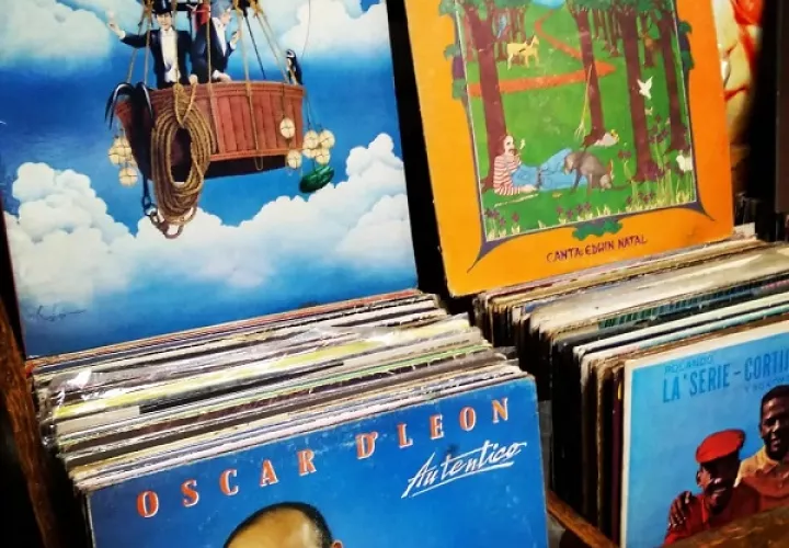 Los discos de género salsa siguen siendo los más buscados. 