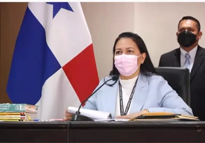 Baloisa Marquínez,  jueza tercera liquidadora de causas penales. Víctor Arosemena