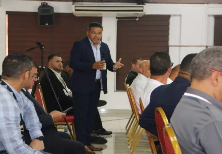 Se abordaron temas relacionados con el phishing, el fraude, marcaje, SIM Swapping, entre otras modalidades. Foto: Cortesía PN