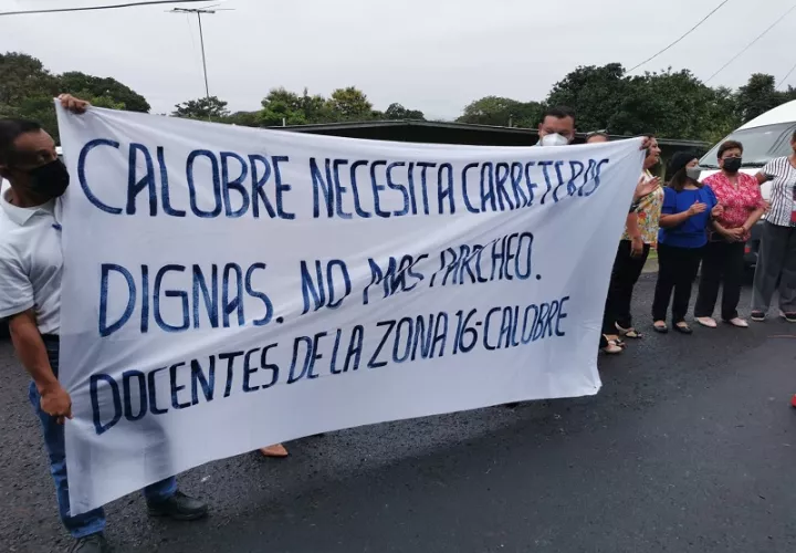  El cierre pacífico que se realizó en la entrada hacia el distrito de San Francisco. Foto: Melquiades Vásquez
