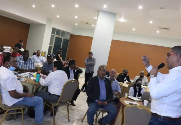 En la reunión acordaron una agenda de trabajo para abordar multas, zonas de pesca y (DET´s). Foto: Cortesía ARAP