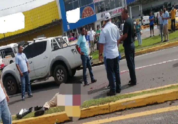 Según revelaron las autoridades, Venancio Saldaña Araúz cruzaba la vía interamericana cuando fue impactado. Foto. José Vásquez