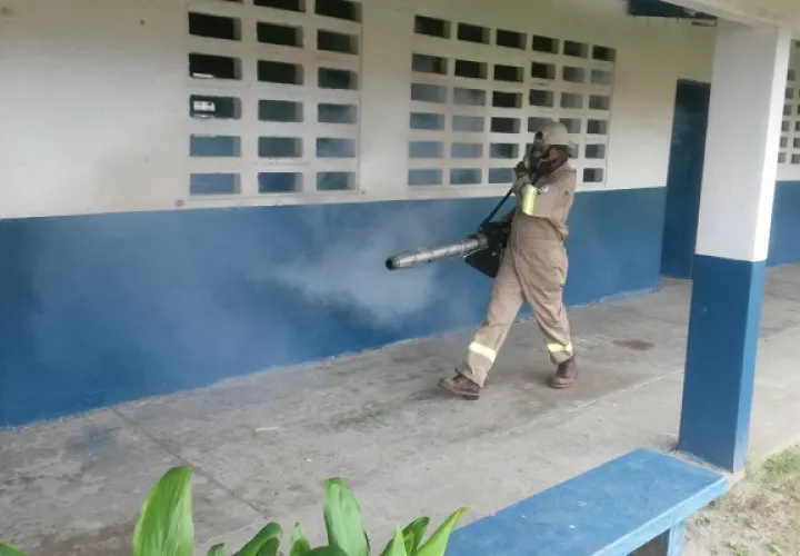 Han intensificado los programas de fumigación en la provincia de Colón. Foto. Diomedes Sánchez