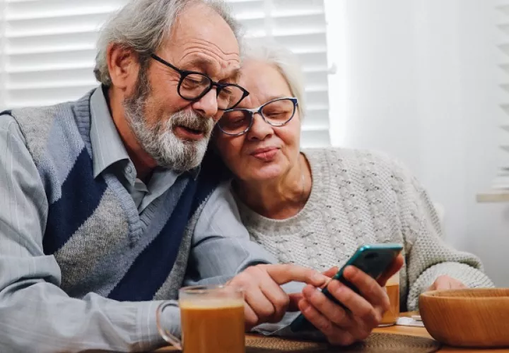 La economía plateada solo puede ser alcanzada con una inclusión digital para todos. Foto: Pexels