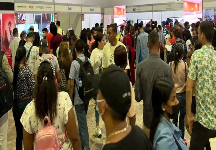 Unas 50 empresas participan de esta feria de empleo. Foto: Cortesía CCIAP