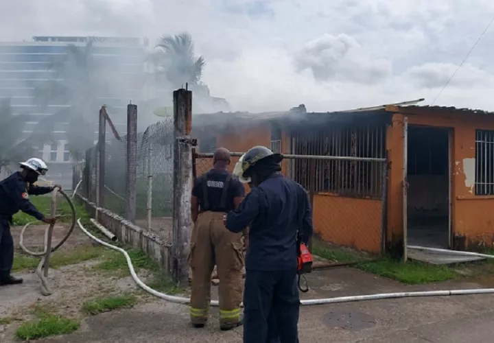 Una familia quedó damnificada por este incendio. Foto: Diomedes Sánchez