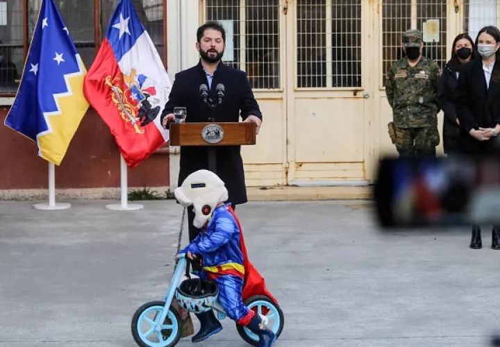 Gabriel Boric confirmó que citó a los presidentes del Congreso. Foto: EFE
