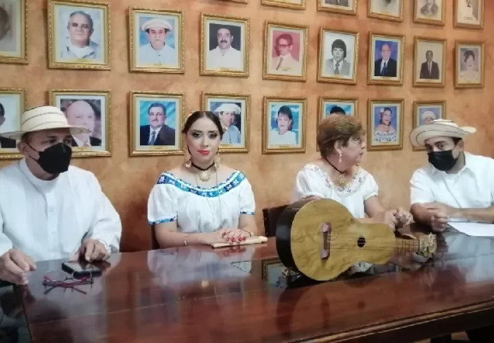 Entre las actividades tradicionales del festival de la Mejorana el desfile de carretas, que alcanza cerca de 30 delegaciones confirmadas, al igual que presentaciones artísticas de grupos folclóricos de todo el país. Foto. Thays Domínguez