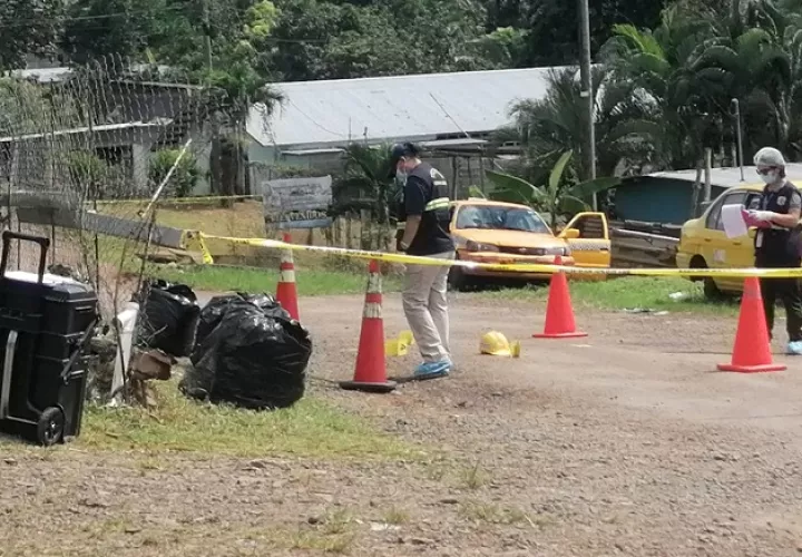  Personal de Criminalística del MP inspeccionaron el sitio donde se cometió el homicidio. Foto: Eric A. Montenegro