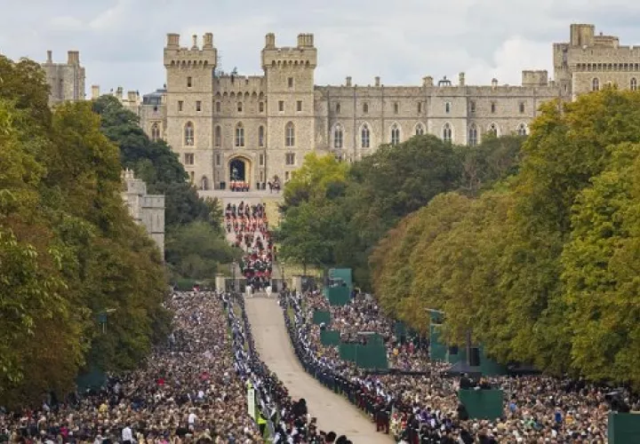 Isabel II despedida por dignatarios de todo el mundo en un funeral único.  Foto: EFE