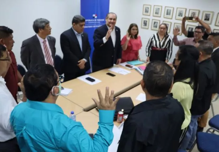 Son 22 puntos que abordará esta mesa del Meduca y docentes. Foto: Cortesía Meduca
