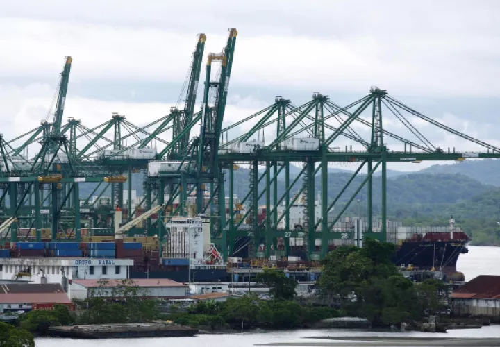 La economía de Panamá cayó un 17.9 % en 2020 y se recuperó un 15.3 % en 2021 en medio de un elevado desempleo. Foto: EFE