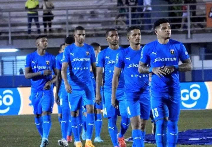 Jugadores del Plaza Amador reciben hoy al San Francisco de La Chorrera. Foto:@cdplazaamador