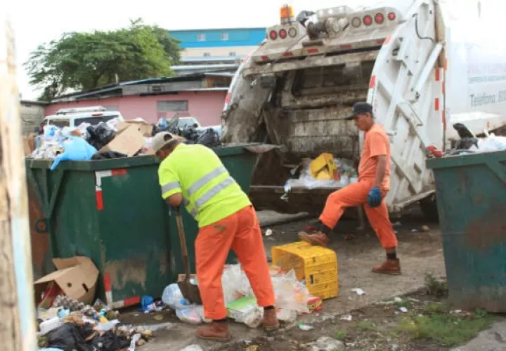 Más de 140 toneladas de basura se quedan en las calles diariamente. Foto: Archivo