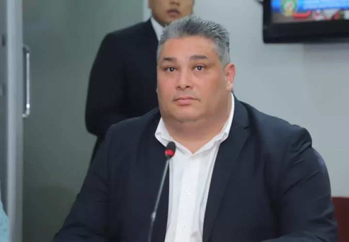 Eliécer Montenegro durante su visita a la Comisión de Presupuesto. Foto: AN