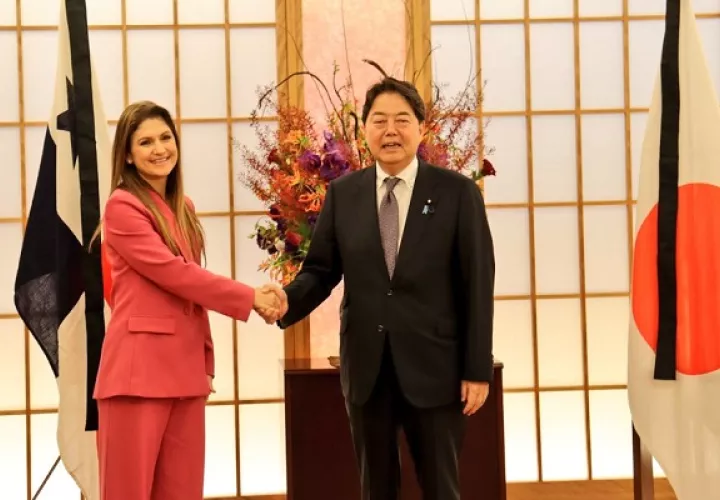 Erika Mouynes se reunió este lunes con Yoshimasa Hayashi. Foto: Cortesía Cancillería