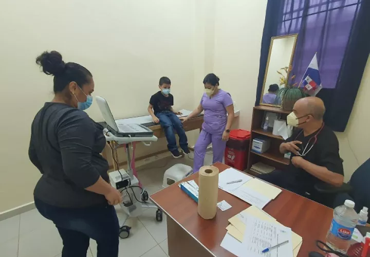La Alcaldía de Santiago y la Udelas suscribieron un convenio de colaboración, en donde se establecieron los compromisos y responsabilidades de ambas entidades para el éxito de esta iniciativa. Foto Cortesía Alcaldía de Santiago