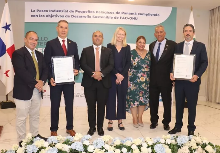 La certificación de pesca responsable representa un sello verde para el sector pesquero de Panamá y con ella se demuestra a la región y al mundo que hay una pesquería que ha decidido hacer un cambio relevante en su modelo de negocio. Foto. Cortesía Arap