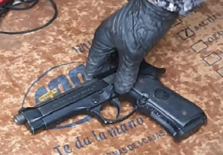 El programa es totalmente confidencial, sin exigir ninguna información a la persona que llegue al lugar con un arma de fuego, sin importar el calibre. Foto. José Vásquez