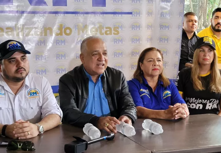 Las declaraciones de Camacho se dieron en compañía de Jamis Acosta, coordinador de Realizando Metas en la provincia de Chiriquí, quienes se encontraban en una reunión con más de 200 precandidatos de la provincia en la organización del partido. Foto. Mayra Madrid