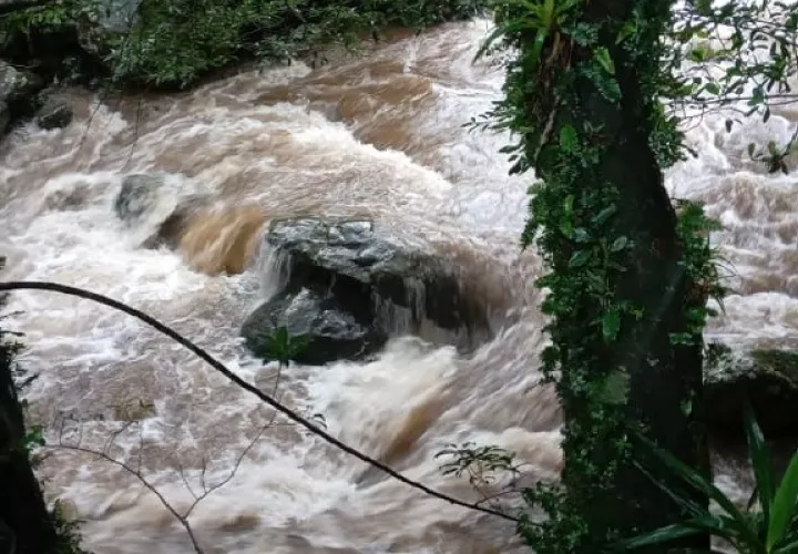 Varios ríos en la provincia de Chiriquí se han salido de su cauce, afectando a las potabilizadoras. 
