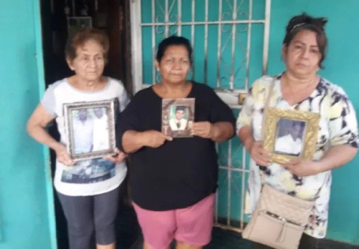 “Nosotros pedimos justicia para José Luis Santamaría que fue a Colombia para estudiar, para terminar su sueño de ser Neumólogo”. Foto. Mayra Madrid