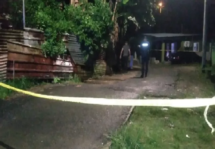 El hecho de sangre ocurrió pasadas las 10 de la noche en Calle Segunda,  del sector de la 11 de octubre, en el corregimiento de Cativá. Foto. Diomedes Sánchez