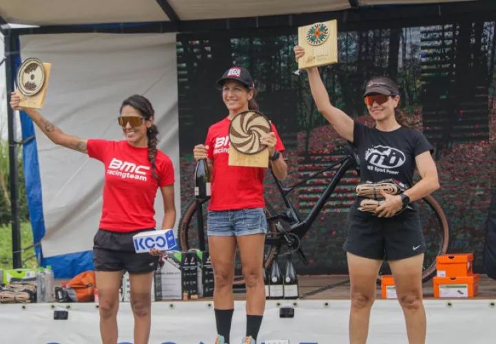 Cristina Mata, subió a los más alto del podium. Cruce del Istmo