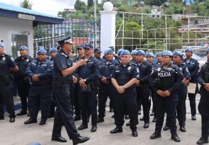 Unidades han denunciado falta de equipos de protección para hacer sus labores diarias. Archivo.