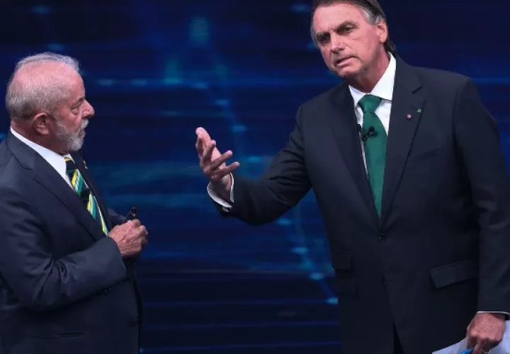 El debate, con un formato muy libre, permitió largos cruces dialécticos entre los dos candidatos. Foto: EFE