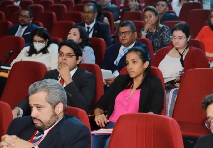 Muchos se dieron cita a la consulta de la Asamblea Nacional. Asamblea