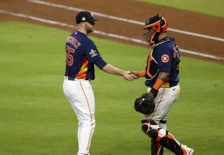 Astros festejan el triunfo. Foto:EFE