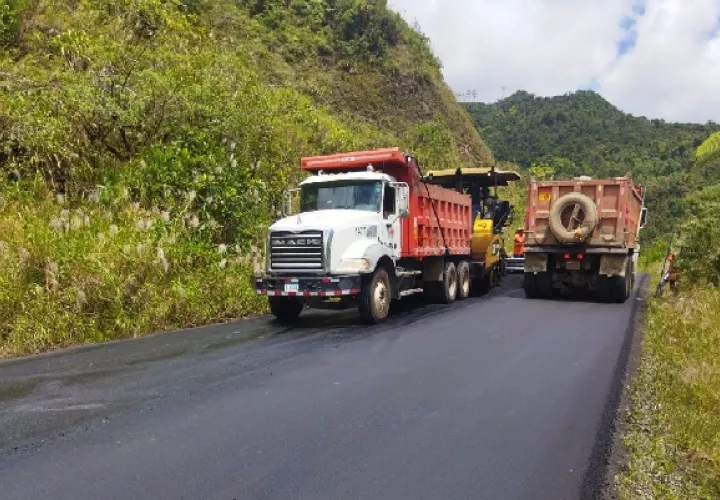 Esta carretera es importante para el desarrollo socioeconómico de las provincias de Bocas del Toro y Chiriquí, ya que ayuda al comercio y el turismo nacional e internacional. Foto. Mayra Madrid