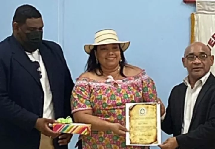 Jazmín Muñoz recibió el reconocimiento en el marco de la celebración del Día del Estudiante. Foto: Instagram / @jazminmunoz14