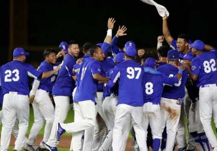 Jugadores de Nicaragua, festejan la clasificación. Foto: EFE