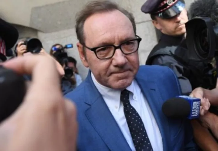Kevin Spacey enfrenta cargos penales en Londres por la presunta comisión del mismo delito. Foto: Archivo