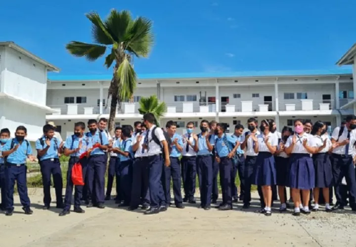 Los estudiantes han indicado que su mayor anhelo es tener el colegio terminado. Foto: Thays Domínguez