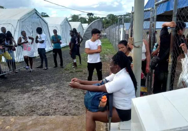 Los migrantes se encuentran en un albergue temporal en la ciudada capital. Víctor Arosemena.